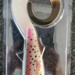 Quantum Shad : YOLO Curly Tail Rainbow Trout 26 Cm – 64 G