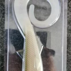 Quantum Shad : YOLO Real-touch Curly Tail Roach 26 Cm – 64 G
