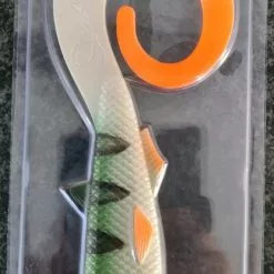 Quantum Shad : YOLO Curly Tail Baars 26 Cm – 64 G